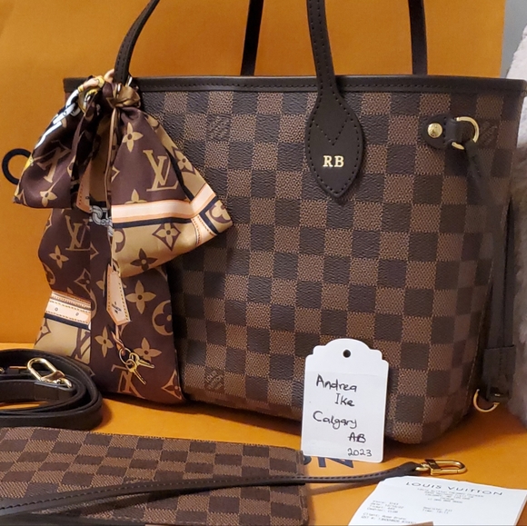 Neverfull PM in Cherry Interior(Nov 2022 Microchip) - Picture 12 of 16